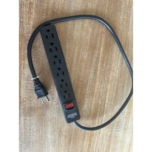 Tripp Lite PS-682B-1 6 Outlet Home & Office Power Strip 120 V 2.5 Ft Cord